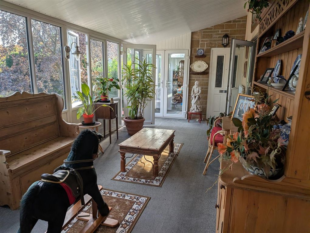 Property photo 2 of 25