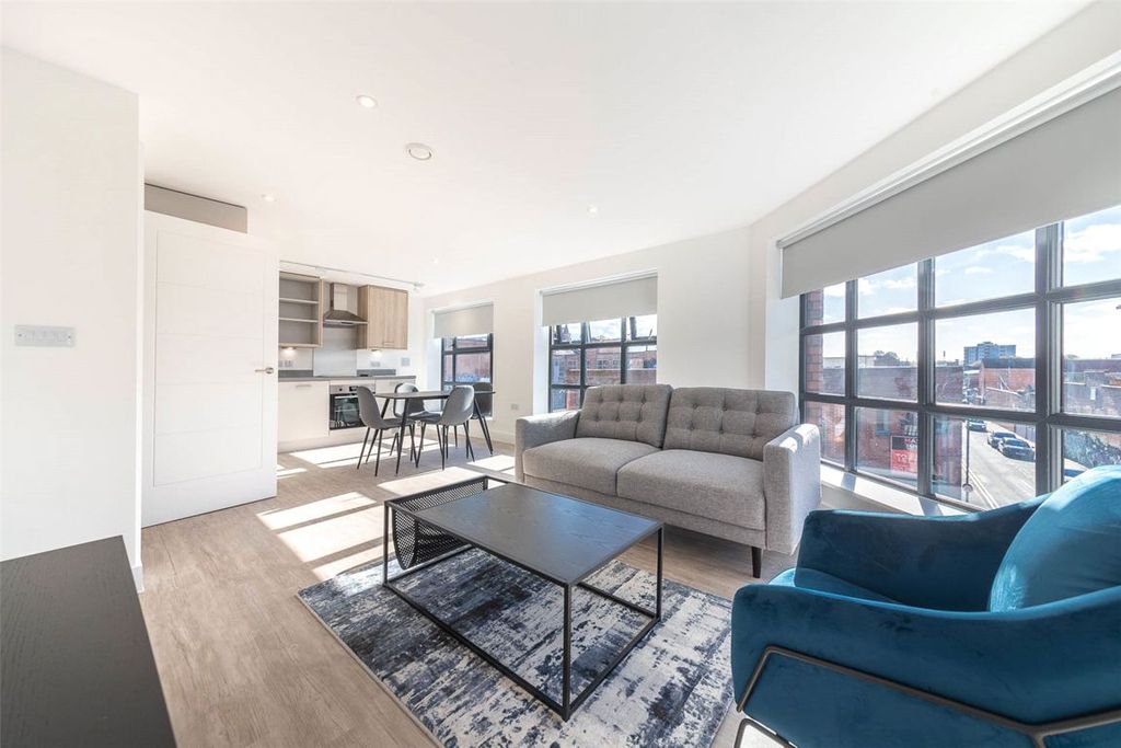 Property photo 1 of 12