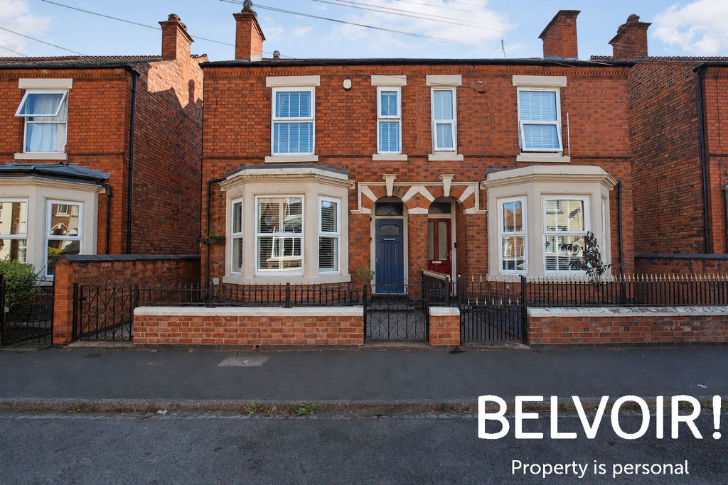 Property photo 1 of 27