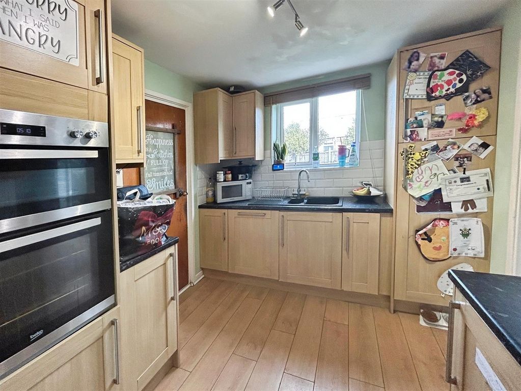 Property photo 3 of 12 54Fd2Ca0-8-432C-A695-Eaeefeeca6Ac-4598-000000A4287