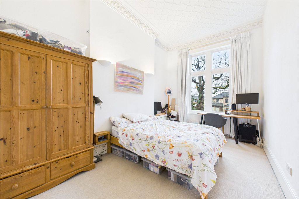 Property photo 3 of 5 Picture No. 11