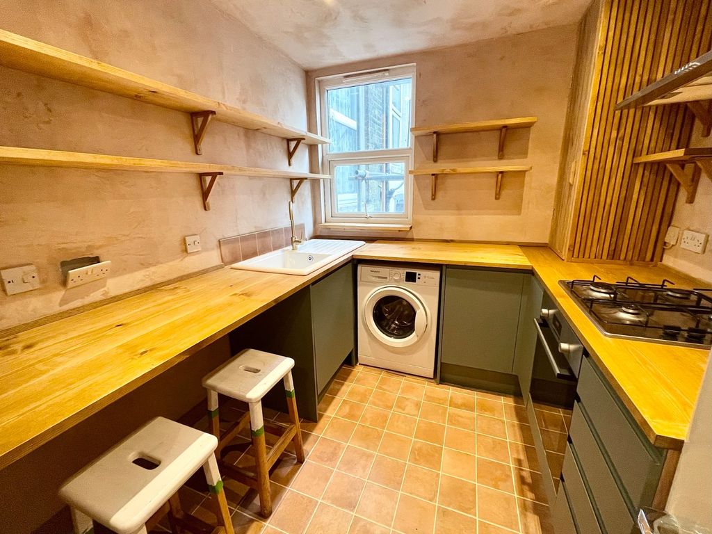 Property photo 3 of 4 Picture 3