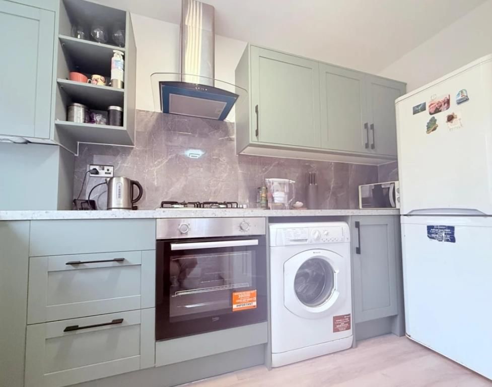 Property photo 3 of 8 2