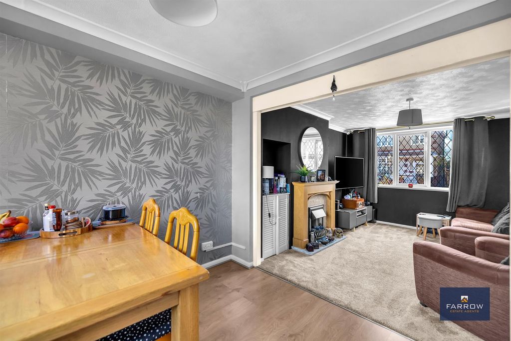 Property photo 3 of 32 Dining Room