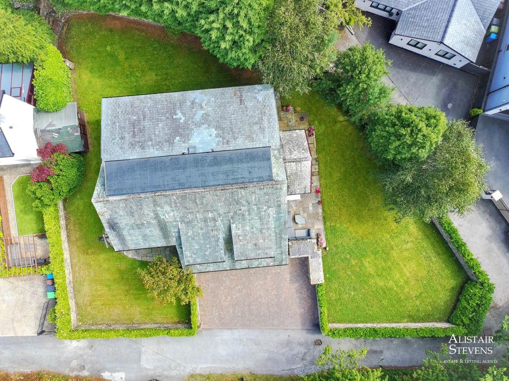 Property photo 2 of 39