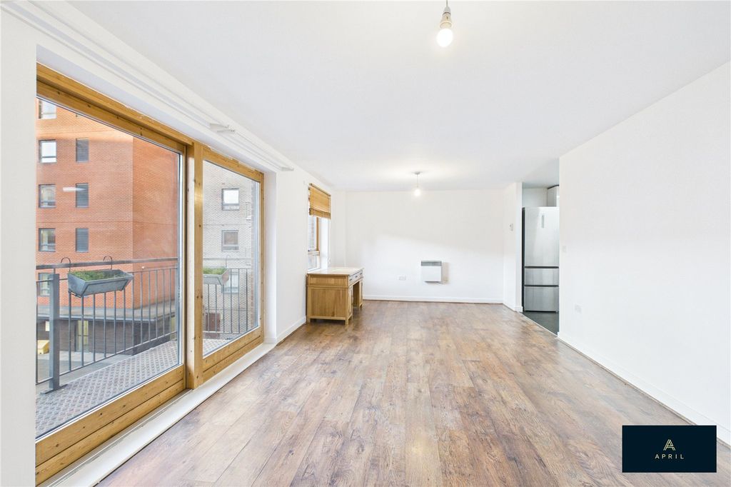 Property photo 3 of 28 Picture No. 27