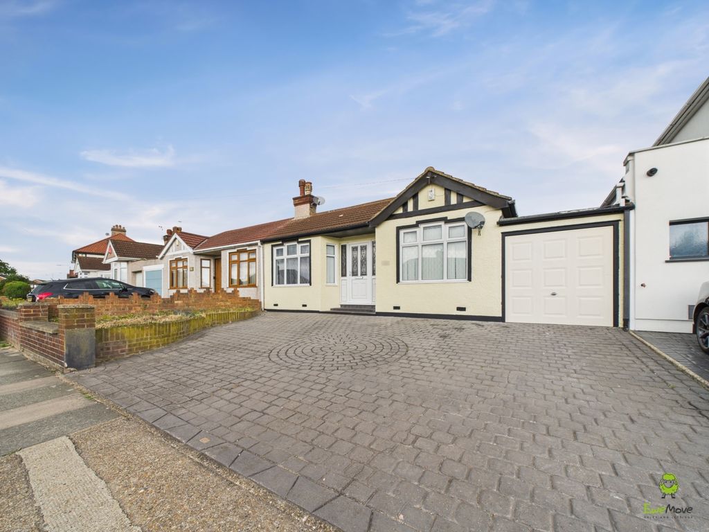 Property photo 3 of 17 Nicoleta Aliman Ewemove Bexleyheath 352 Long Lane