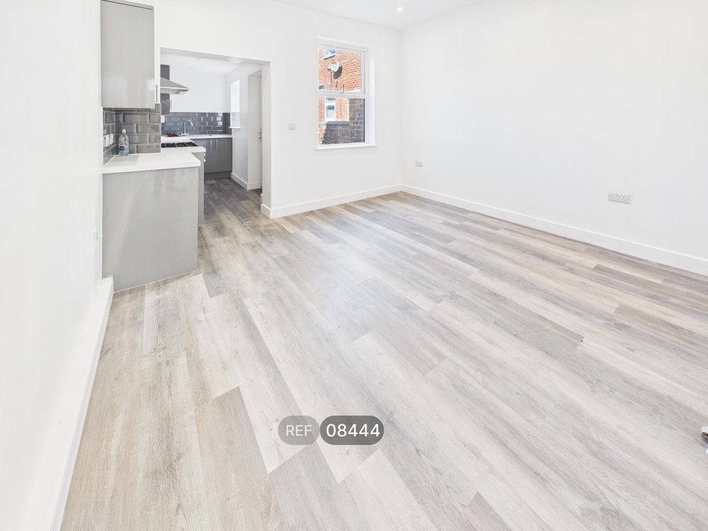 Property photo 3 of 16 Dining Room
