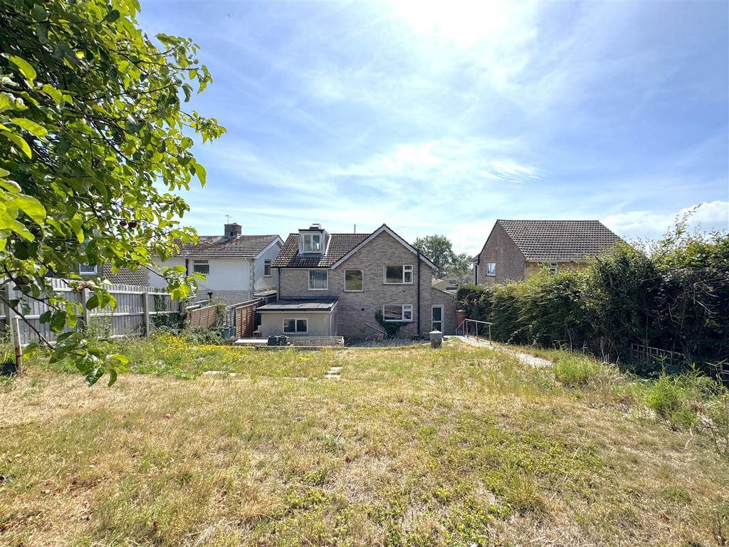 Property photo 2 of 20 19.Jpeg