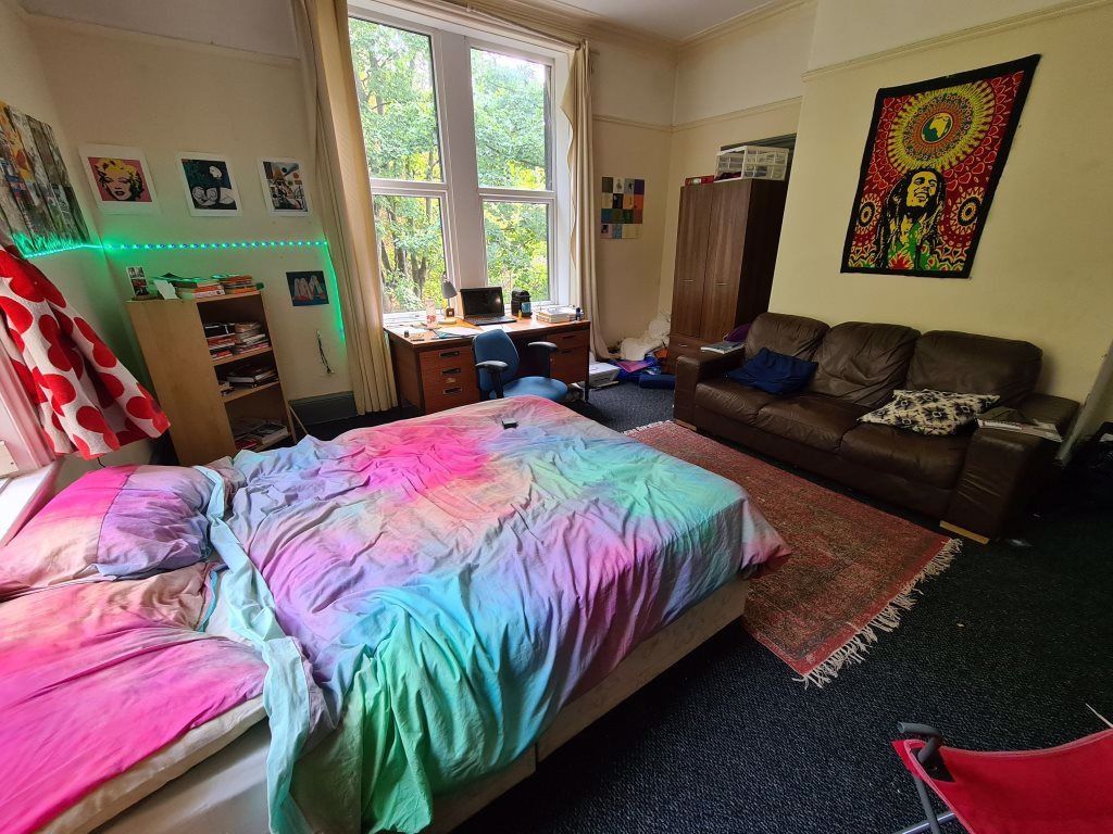 Property photo 3 of 25 Bright And Inviting Master Bedroom Featuring A Com...