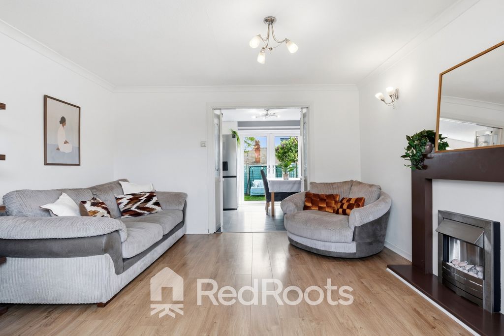 Property photo 3 of 17 5092863