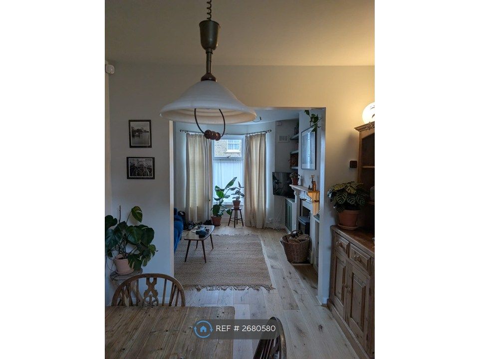 Property photo 1 of 13 Living Room