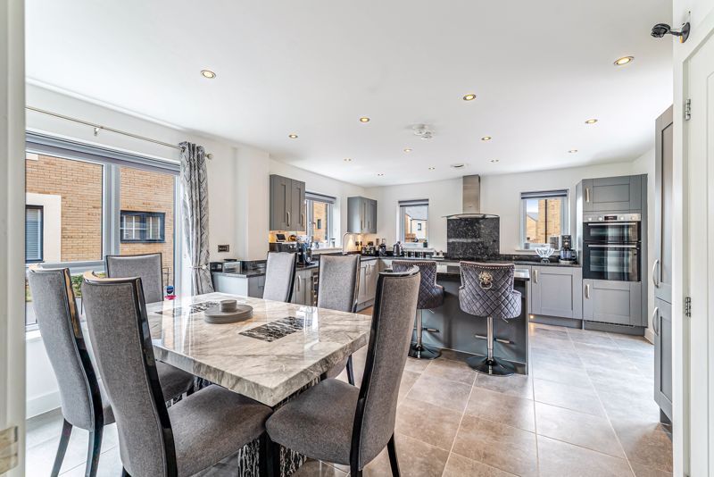 Property photo 3 of 18 Photo 5