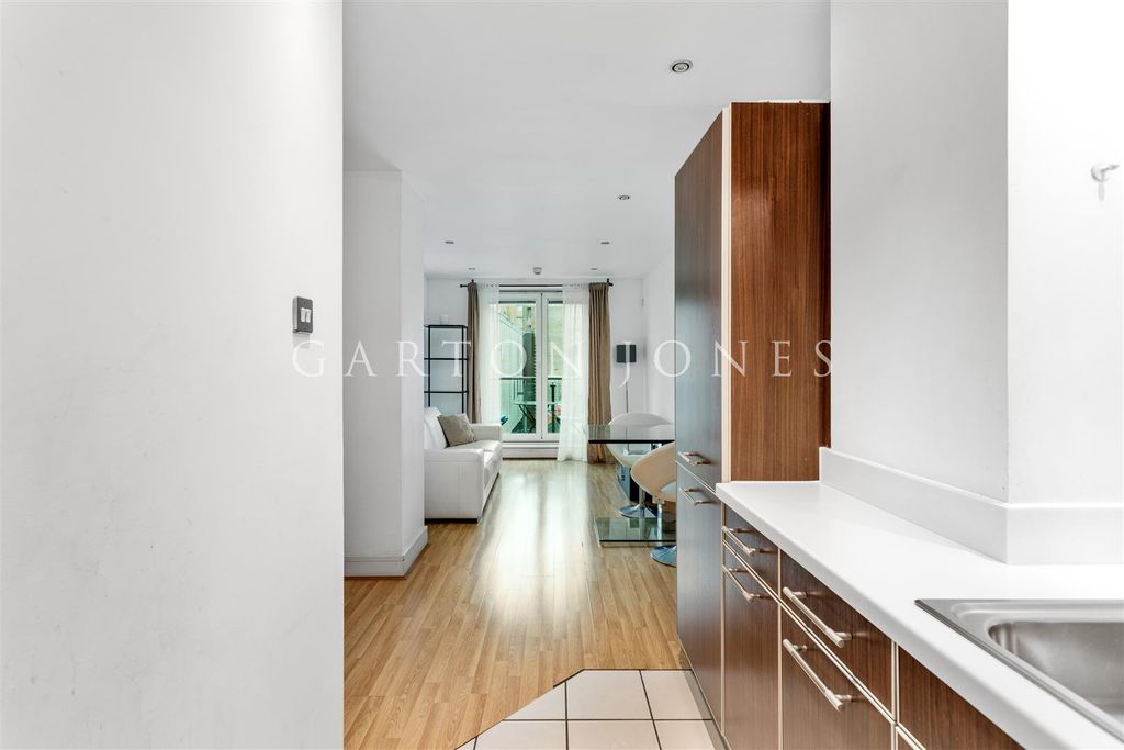 Property photo 2 of 13 Reception