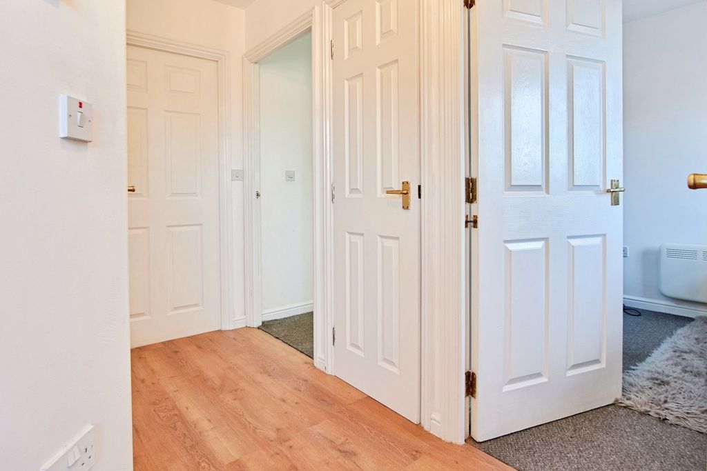 Property photo 3 of 19 Hallway