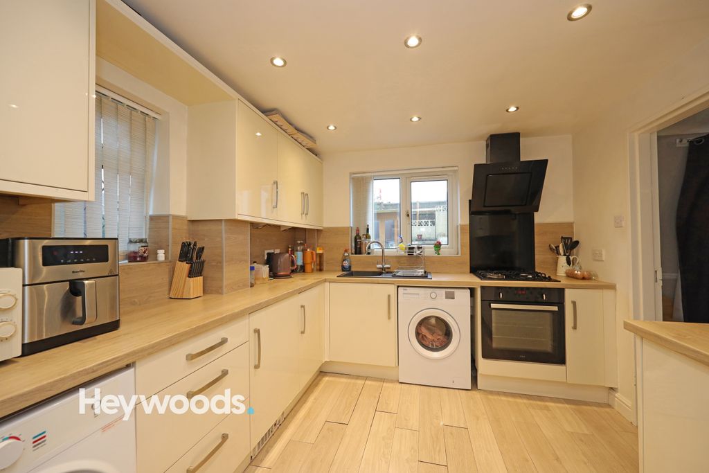 Property photo 2 of 20 0F1A4136