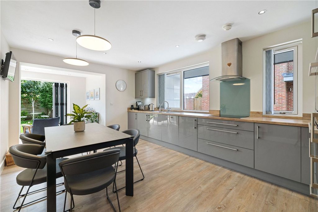 Property photo 3 of 19 Kitchen/Diner