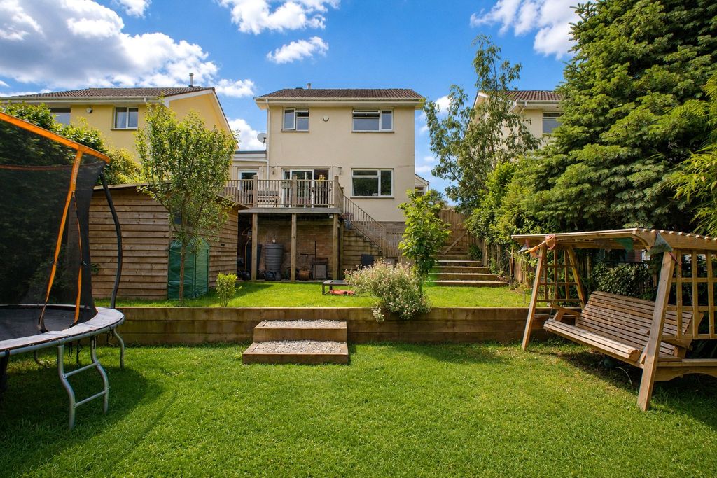 Property photo 2 of 25 Picture No. 23