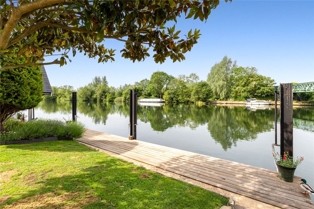 Property photo 2 of 21 Mooring
