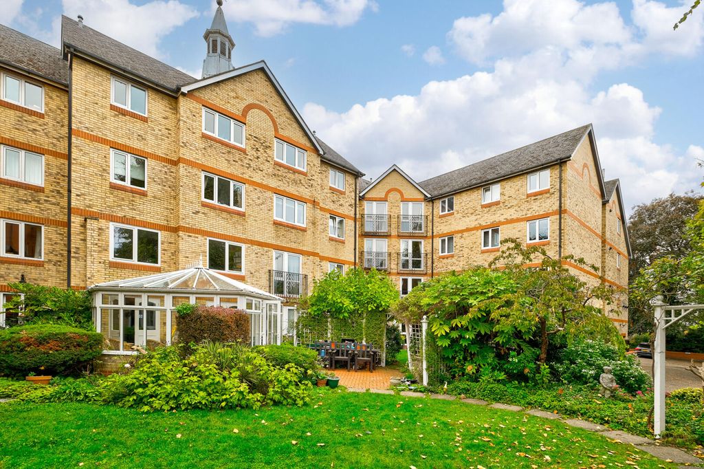 Property photo 1 of 17