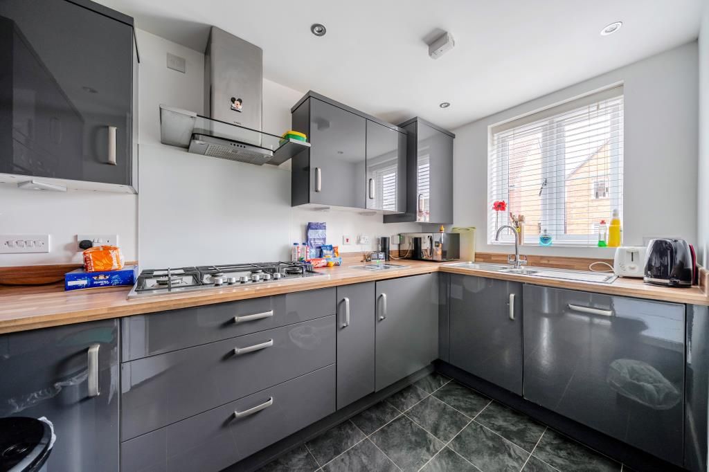 Property photo 2 of 20 Kitchen