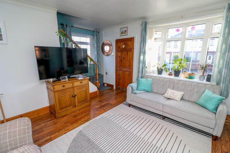 Property photo 3 of 10 Lounge