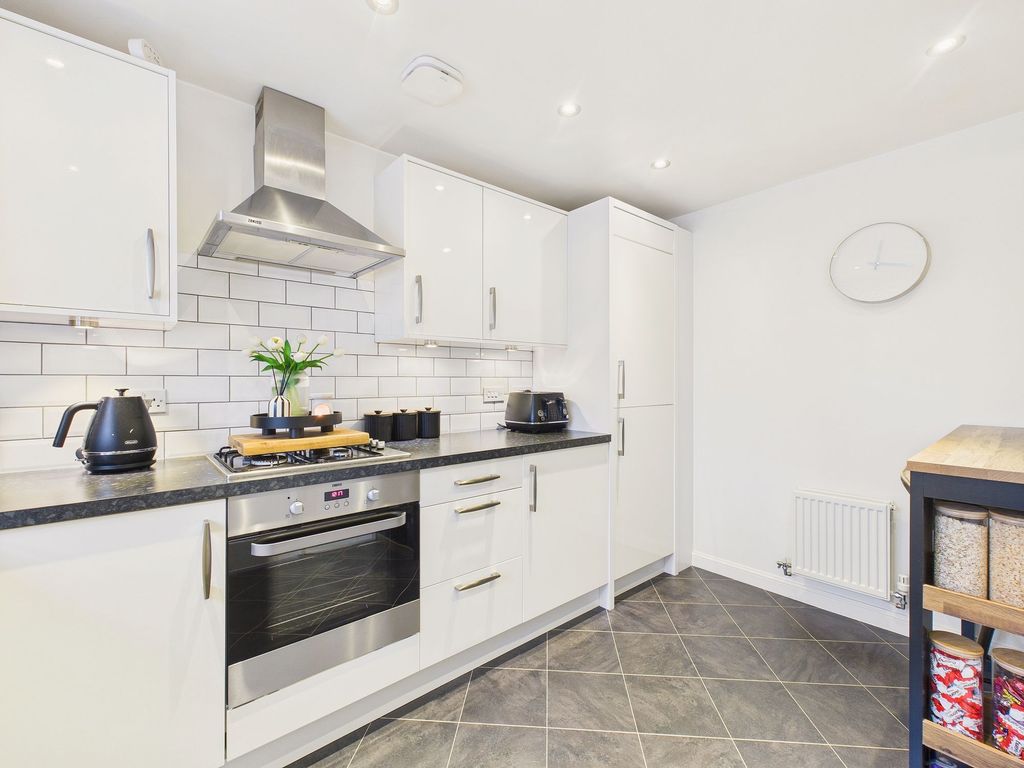 Property photo 2 of 14 Kitchen