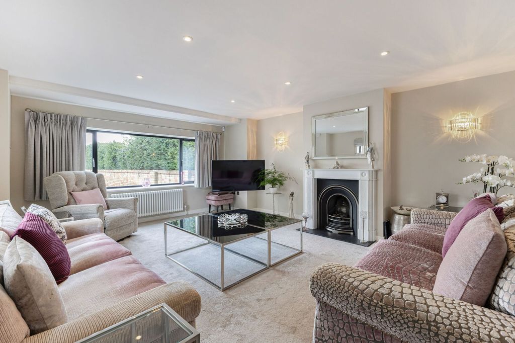 Property photo 2 of 22