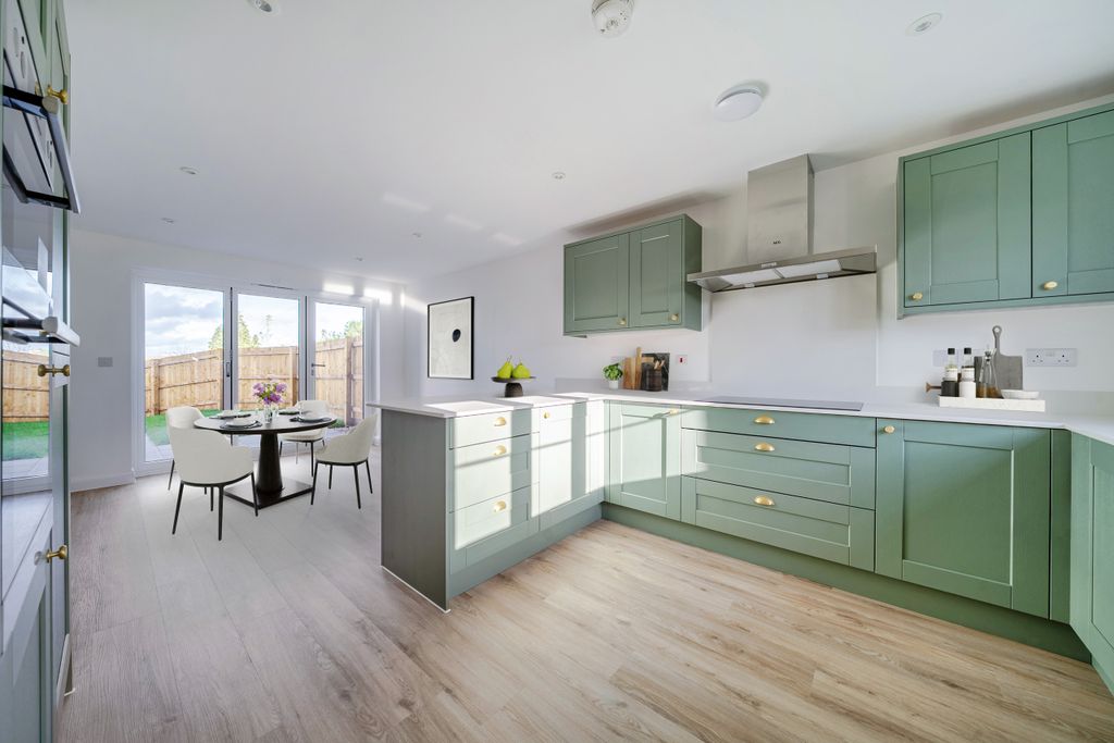 Property photo 3 of 15 Kitchen / Dining Room