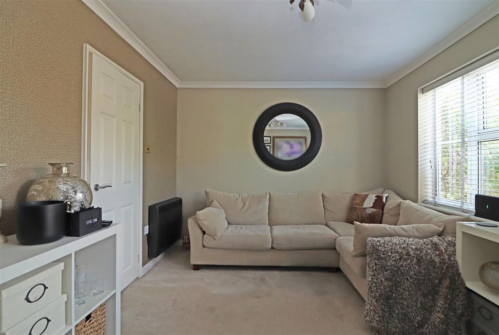Property photo 3 of 25