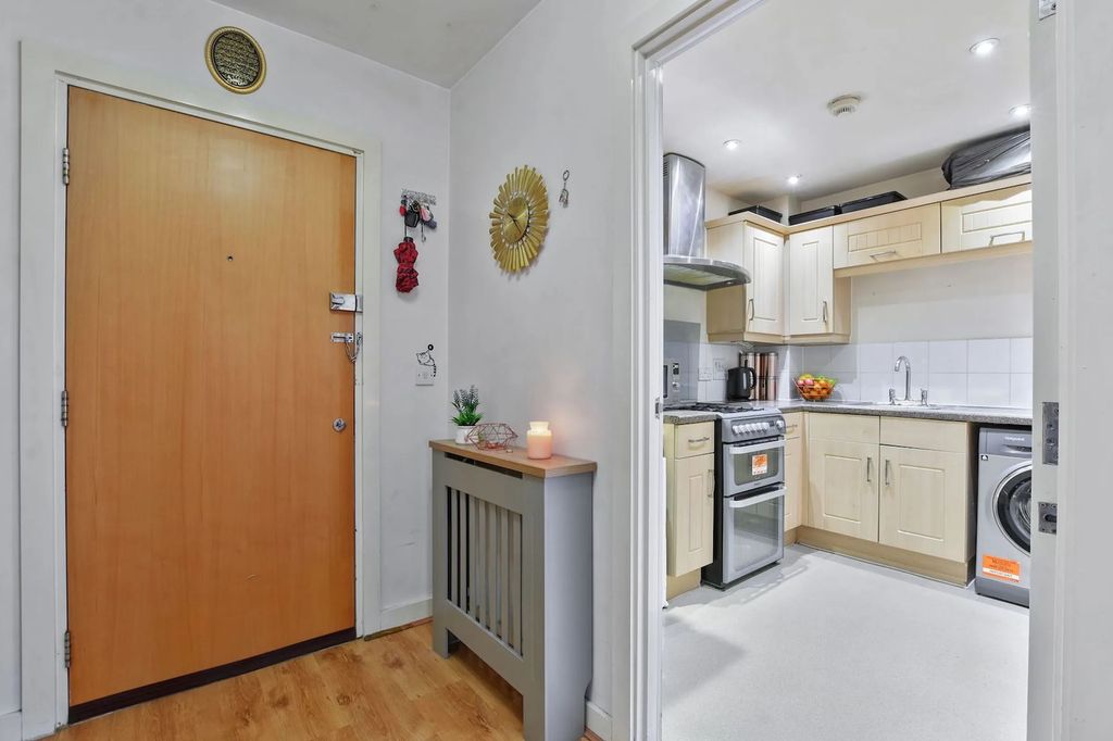 Property photo 3 of 7