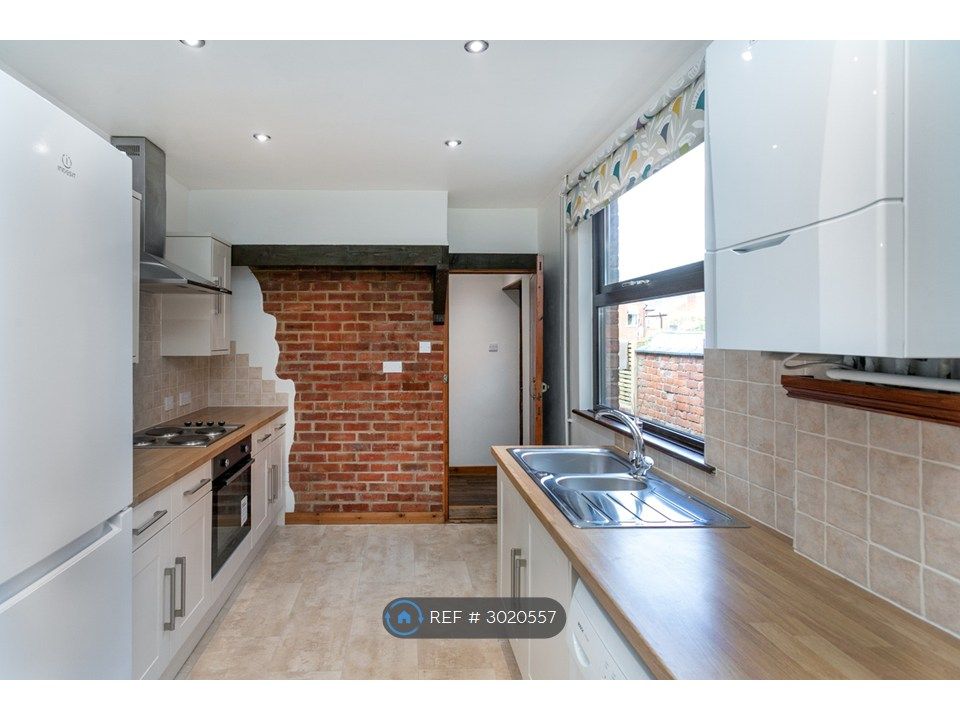 Property photo 2 of 16 Kitchen