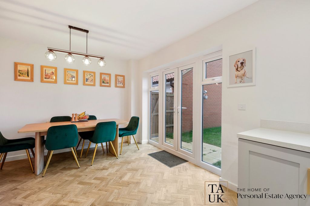 Property photo 3 of 24