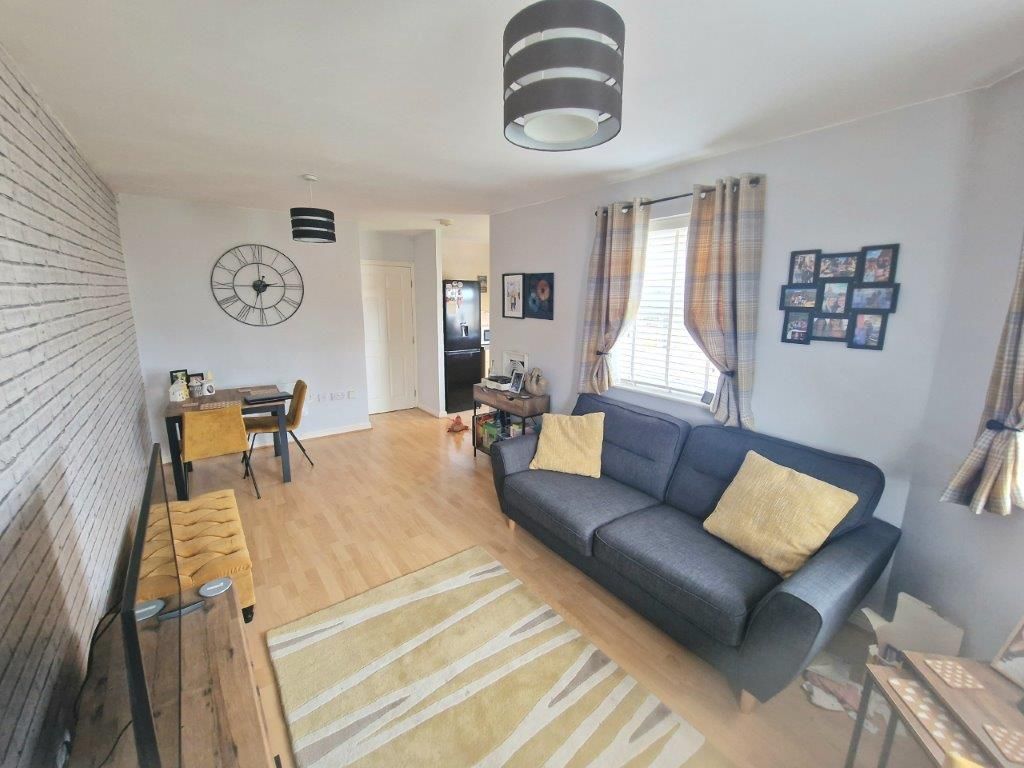 Property photo 2 of 9