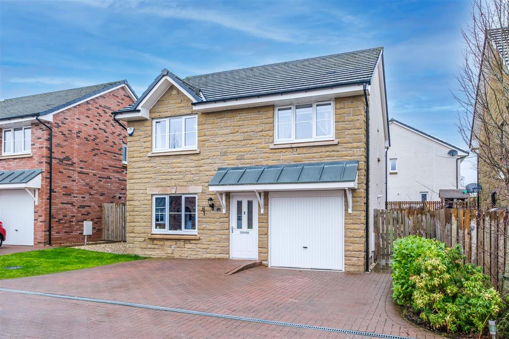 Property photo 1 of 21 Healds Drive Front Edit-1.Jpg