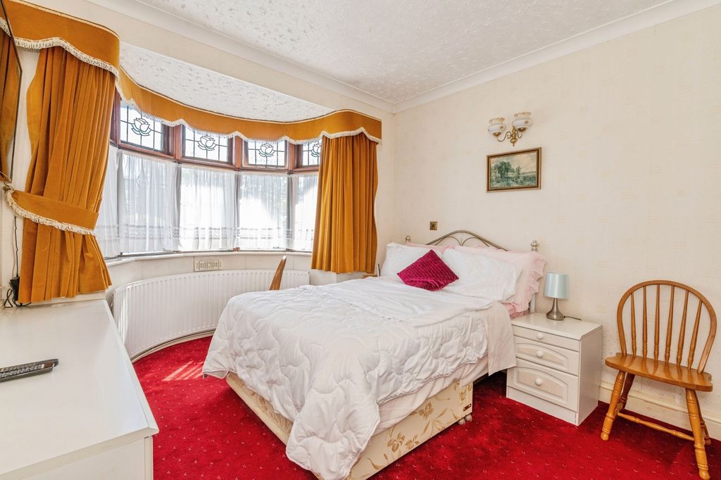 Property photo 3 of 28 Pbox-Img.Jpg