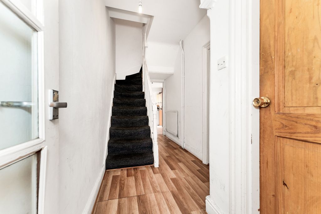 Property photo 2 of 10 107 Victoria Road, Cambridge_4.Jpg