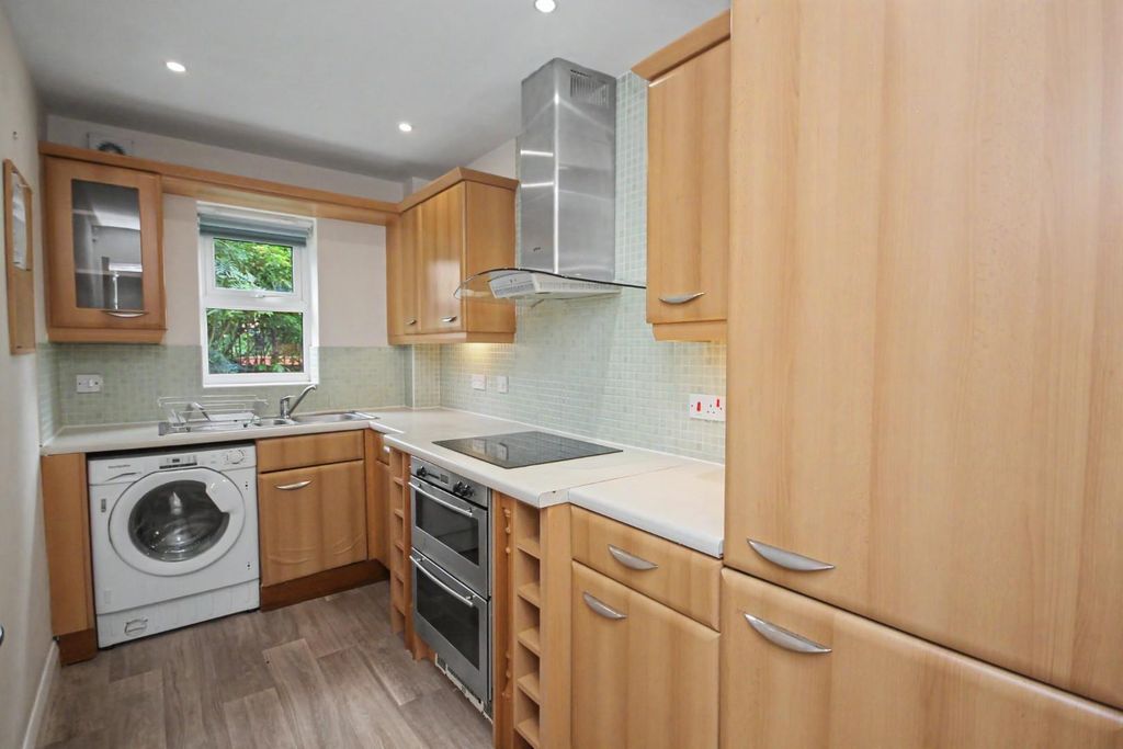 Property photo 2 of 11