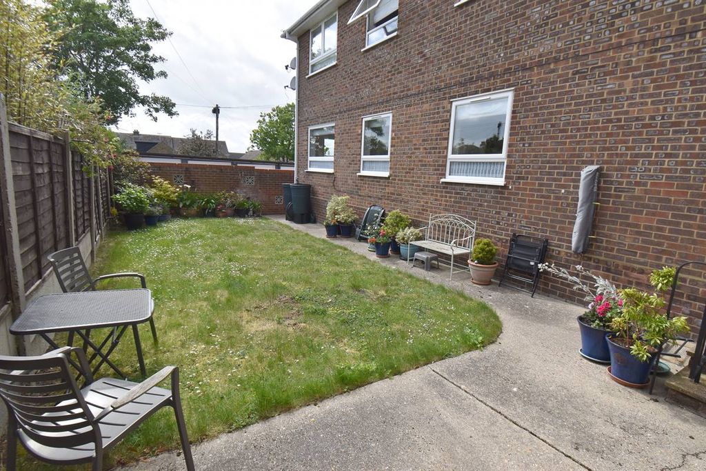 Property photo 3 of 12