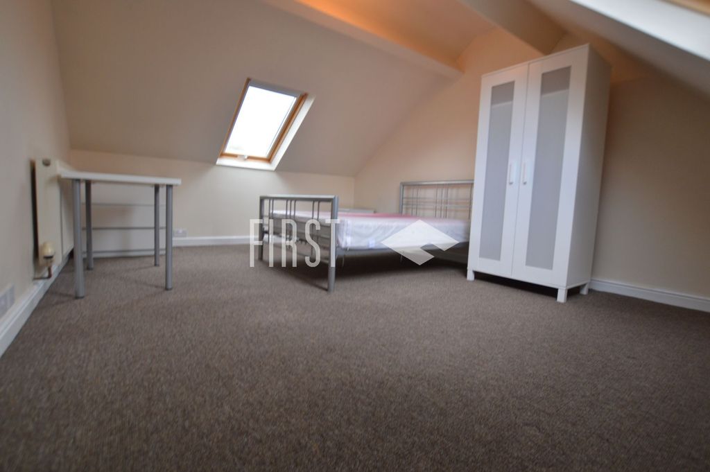 Property photo 3 of 11 Bedroom