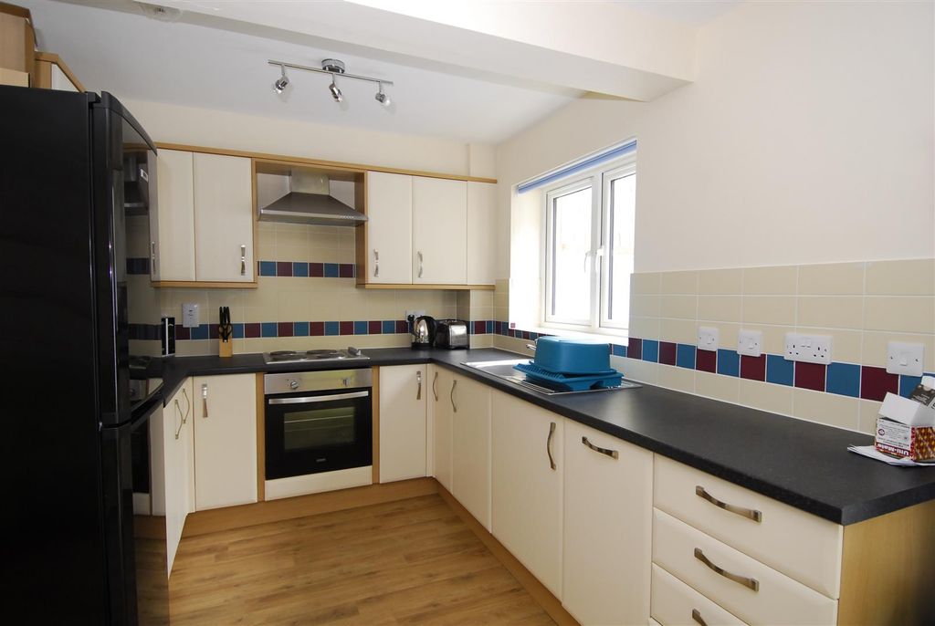 Property photo 3 of 6 7Quakerlane004.Jpg