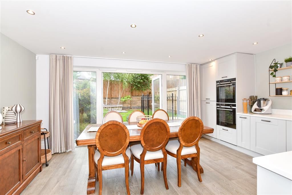 Property photo 1 of 17 Kitchen/Diner