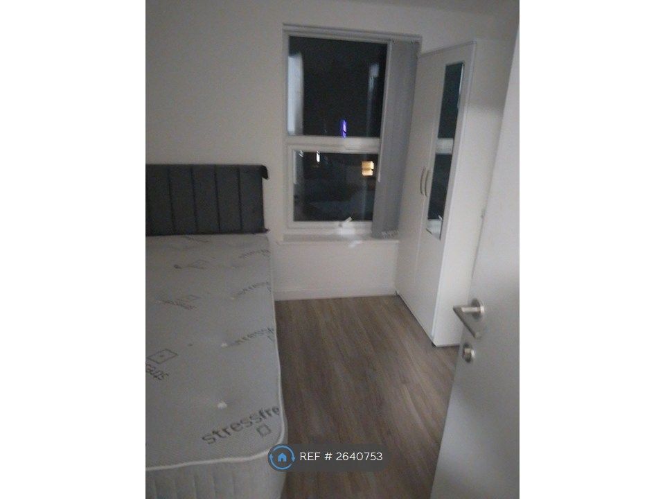 Property photo 2 of 33