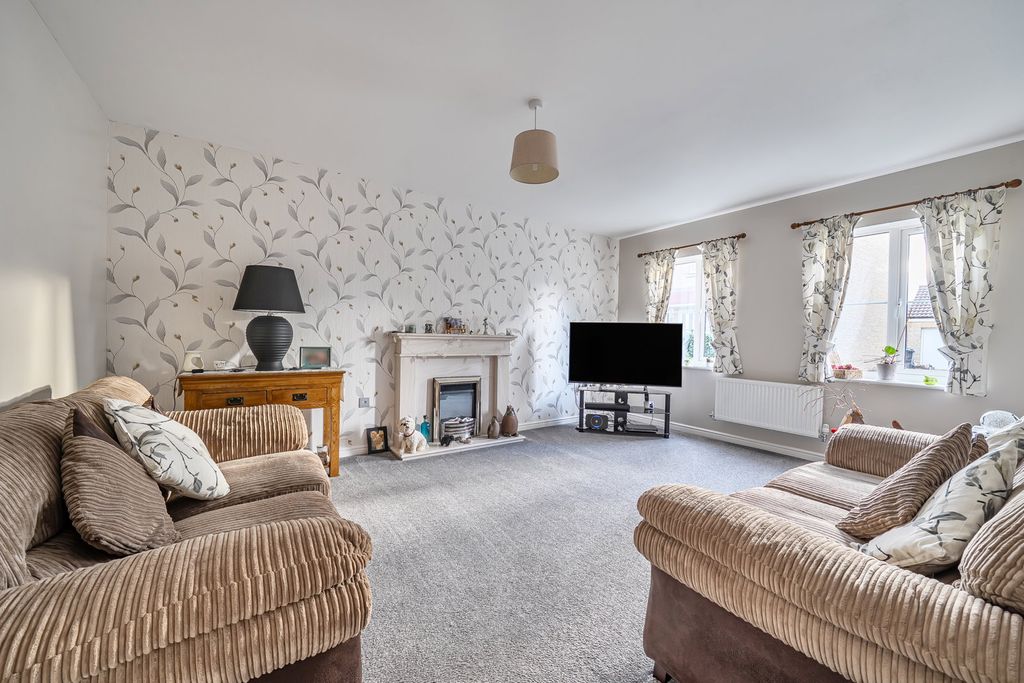 Property photo 3 of 22