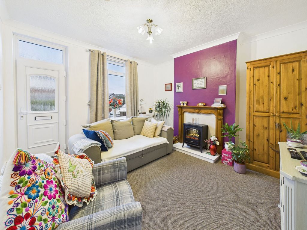 Property photo 3 of 10 Lounge