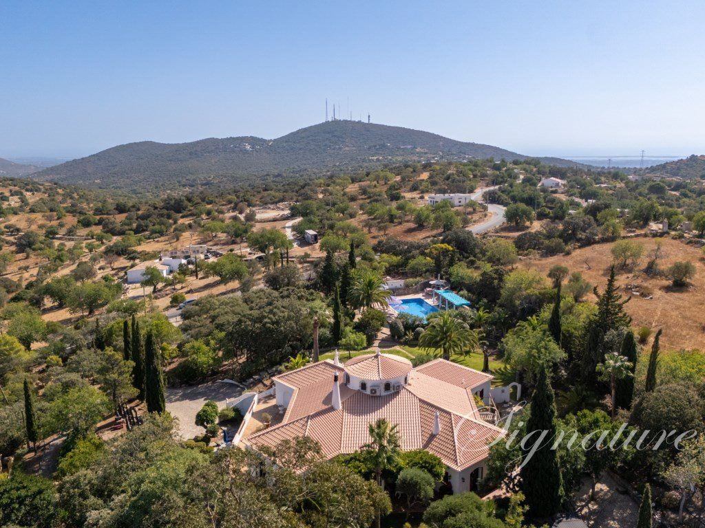 Property photo 1 of 60 Guest House Immersed In A 1 Hectare Land With Ocean And Country Views