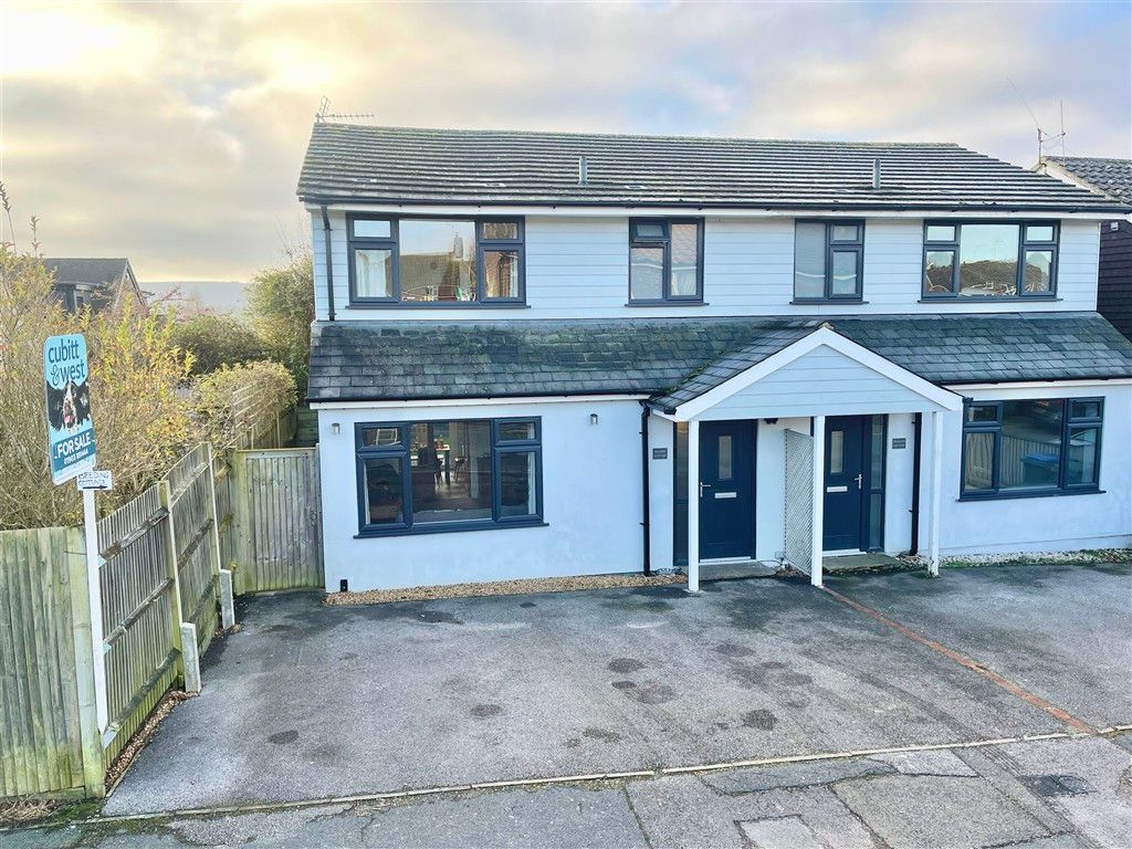 Property photo 1 of 11 Front