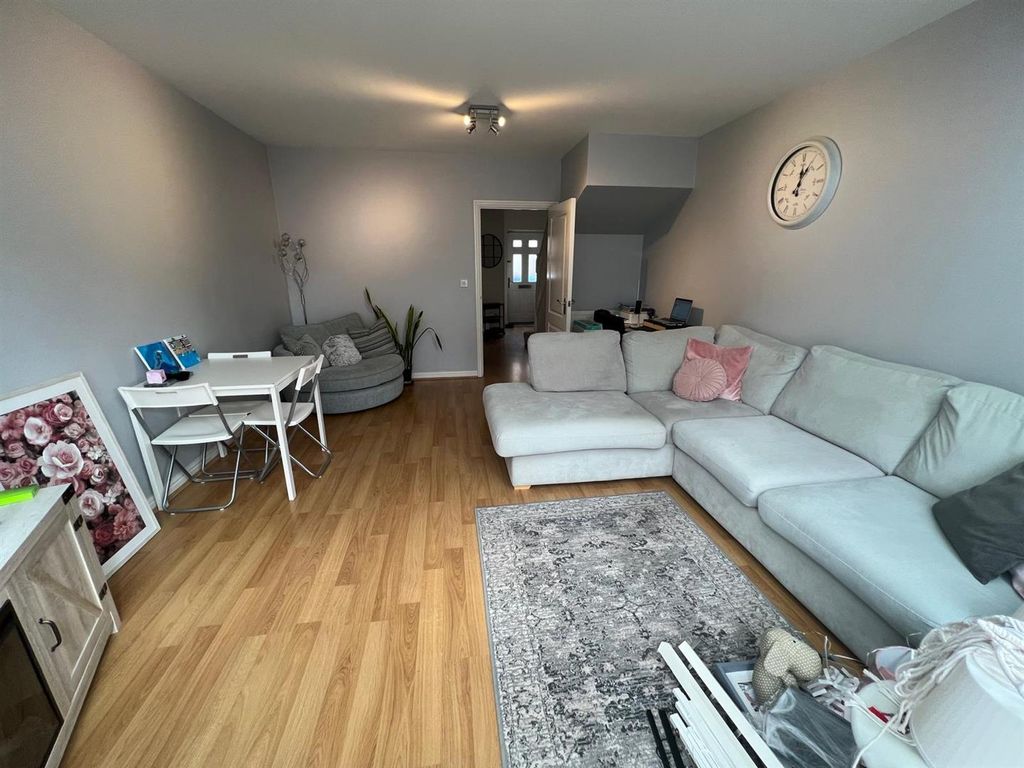 Property photo 2 of 17 Living/Dining Room