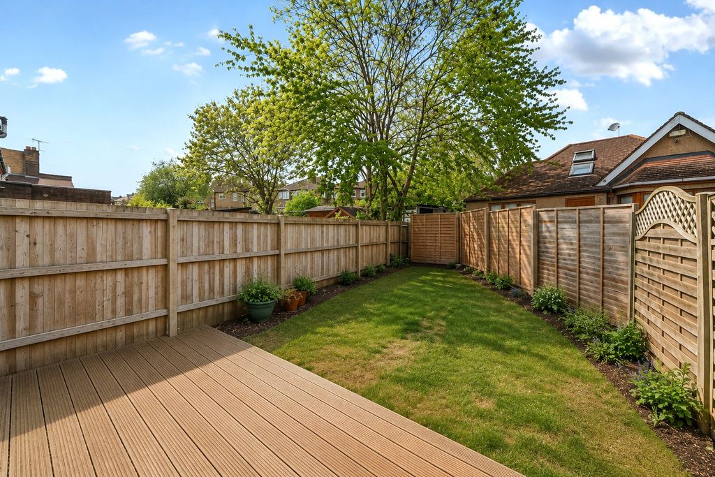 Property photo 3 of 17 Picture No. 25