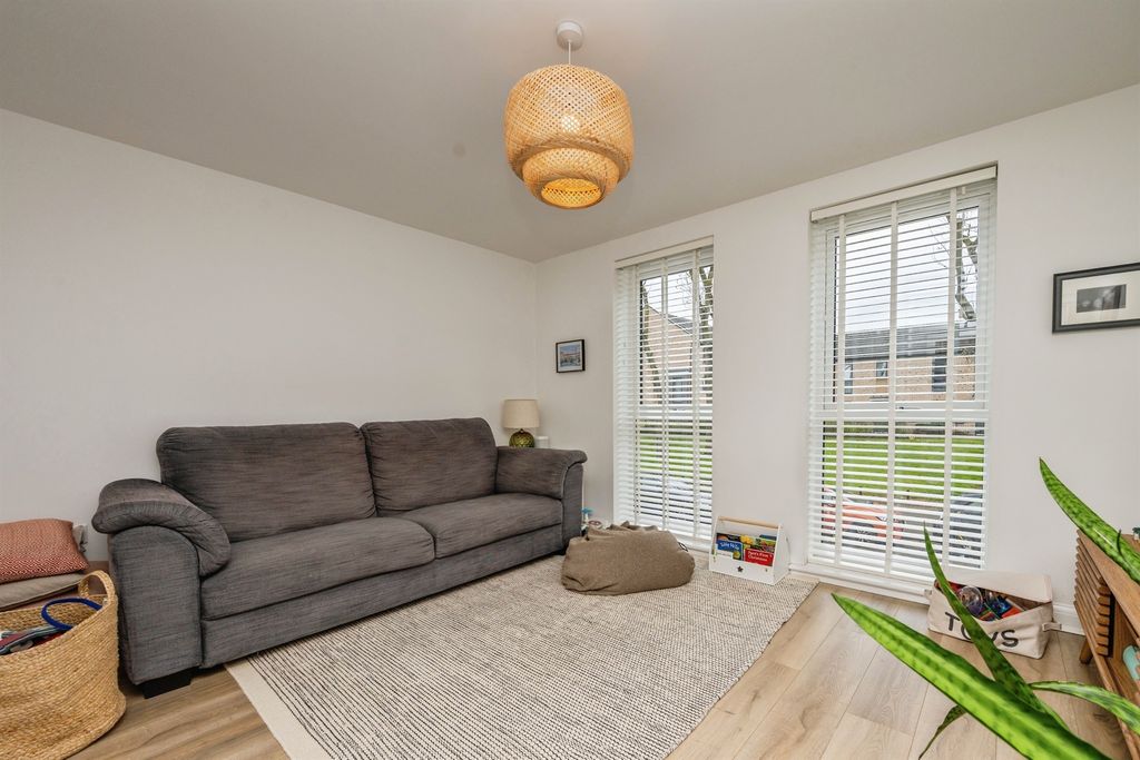 Property photo 3 of 31